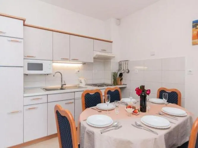 Apartments Nikolina St - Comfort Two Bedroom Apartment A1 Split