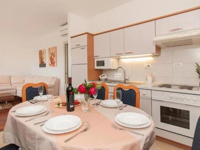 Apartments Nikolina St - Comfort Two Bedroom Apartment A1 Split